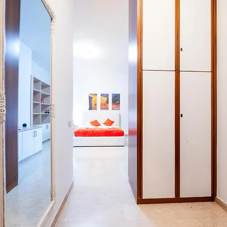 Moncler House Navigli Lägenhet